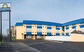 Days Inn By Wyndham Fort Wright Cincinnati Area